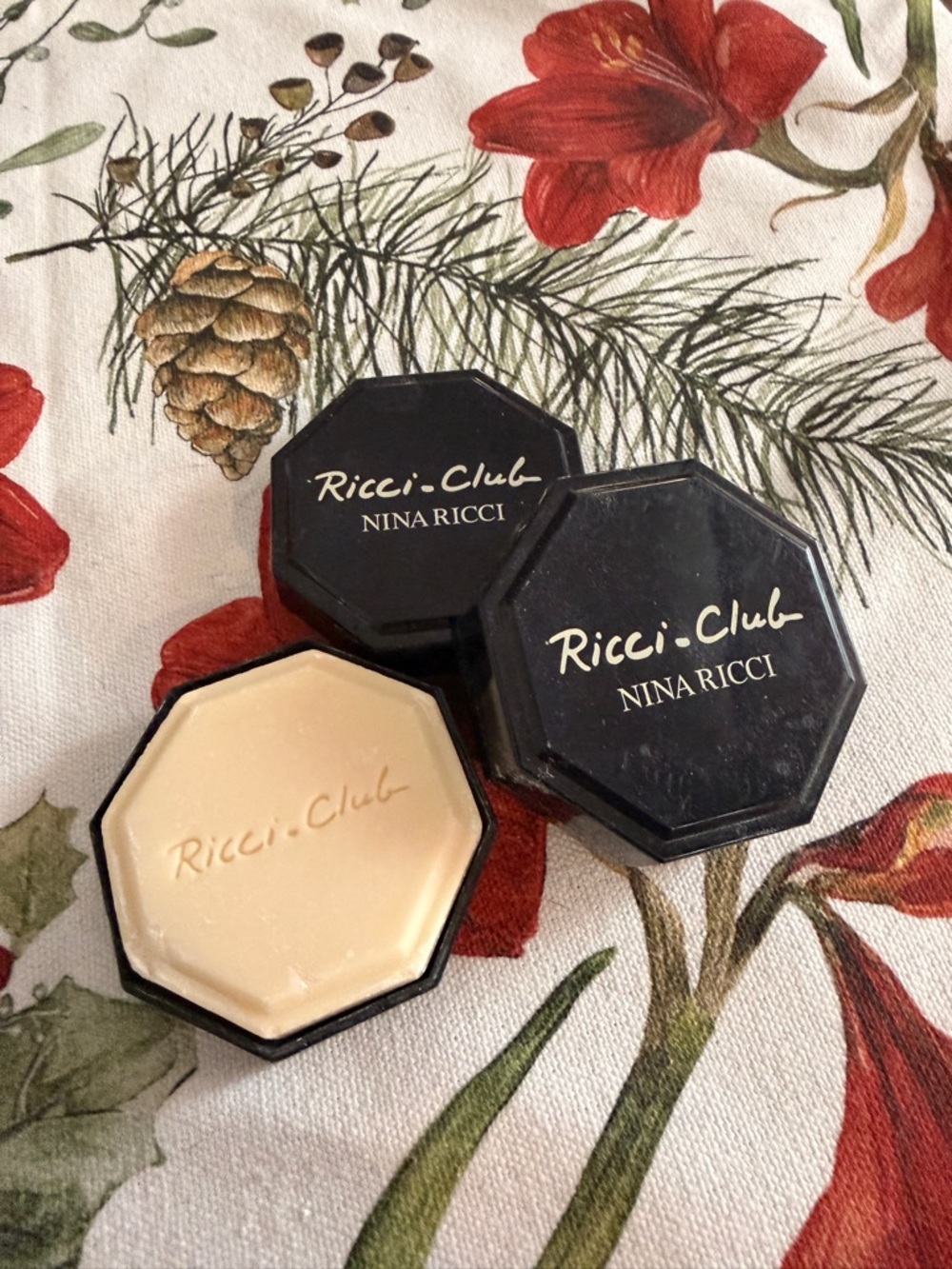 Vintage Nina Ricci Ricci Club Soap Set UNUSED w/ Case Designer Gift UNUSED